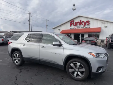Silver 2020 Chevrolet Traverse 3LT for sale in Grove City, OH