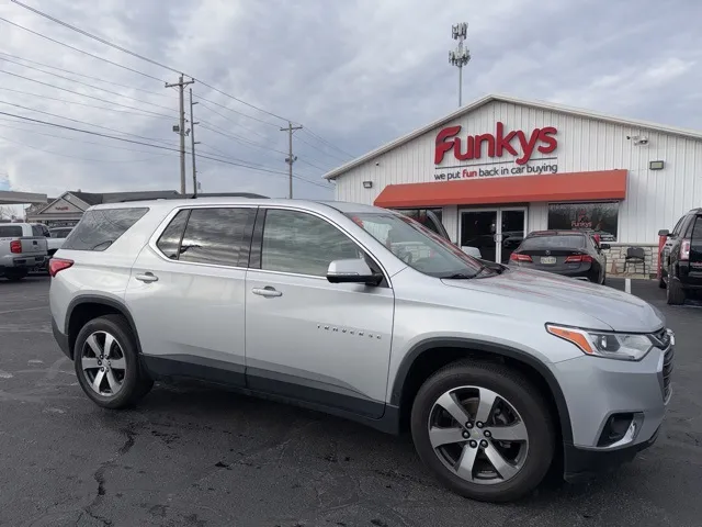 Silver 2020 Chevrolet Traverse 3LT for sale in Grove City, OH