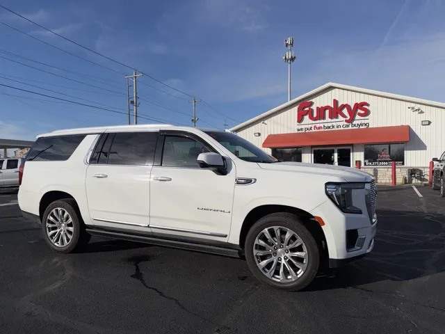 White 2022 GMC Yukon XL Denali for sale in Grove City, OH