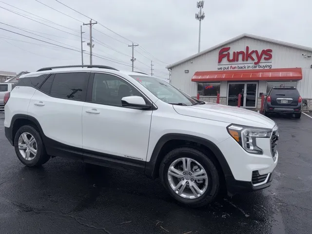 2024 GMC Terrain SLE's photo