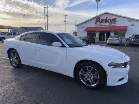 White 2017 Dodge Charger SXT for sale in Grove City, OH