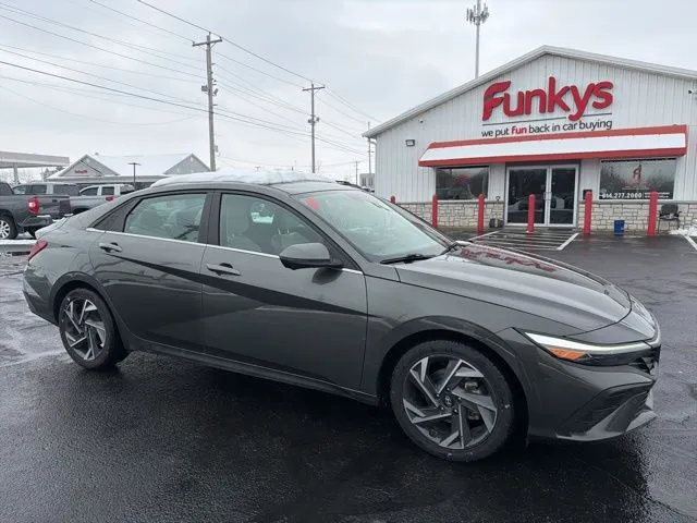 2024 Hyundai Elantra Limited for sale in Grove City, OH