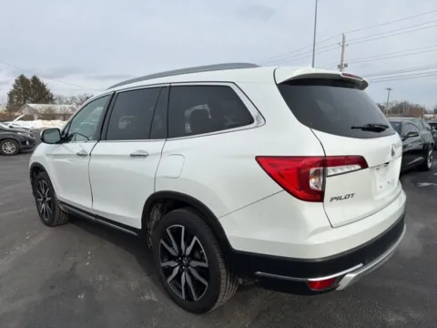 More photos of 2020 Honda Pilot Touring at Funky's Automotive - A division of ETC Auto Group, OH