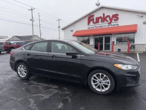 Black 2020 Ford Fusion SE for sale in Grove City, OH
