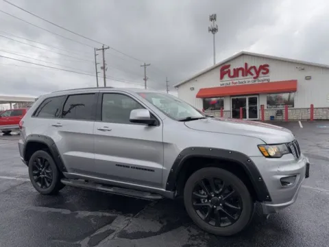 Silver 2017 Jeep Grand Cherokee Altitude for sale in Grove City, OH