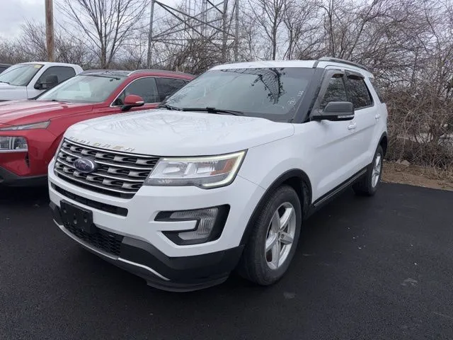 White 2017 Ford Explorer XLT for sale in Grove City, OH