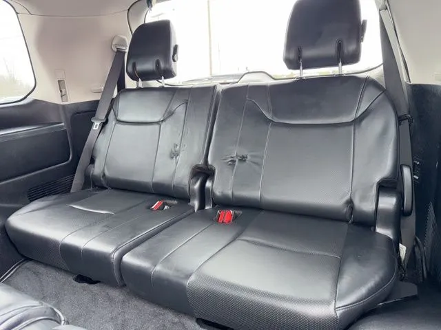 2011 Lexus LX 570 - Photo 9