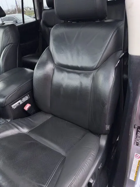 2011 Lexus LX 570 - Photo 19