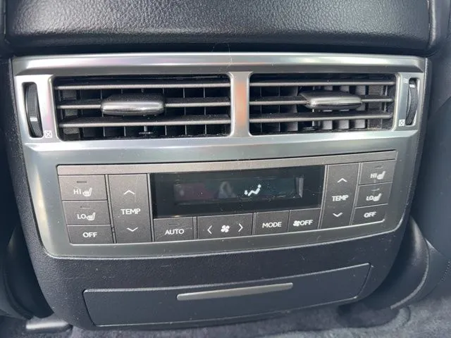 2011 Lexus LX 570 - Photo 11