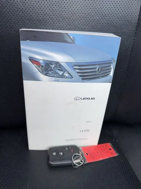 2011 Lexus LX 570 - Photo 30