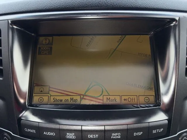 2011 Lexus LX 570 - Photo 15