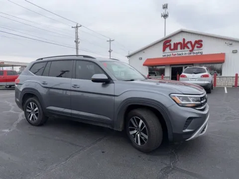 Gray 2021 Volkswagen Atlas 2.0T SE for sale in Grove City, OH