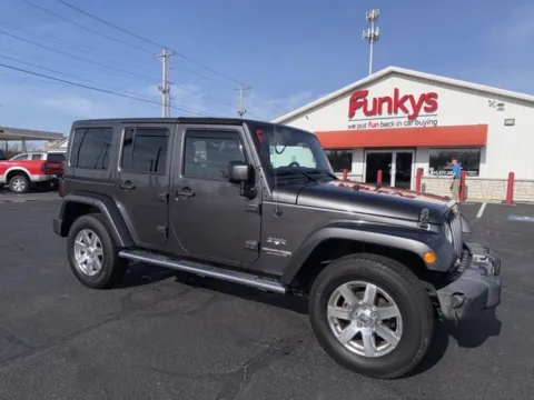 Gray 2018 Jeep Wrangler JK Unlimited Sahara for sale in Grove City, OH