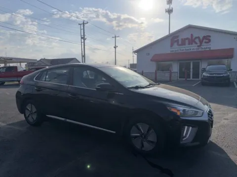 Black 2022 Hyundai Ioniq Hybrid SE for sale in Grove City, OH