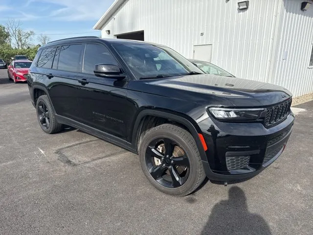 Black 2021 Jeep Grand Cherokee L Altitude for sale in Grove City, OH
