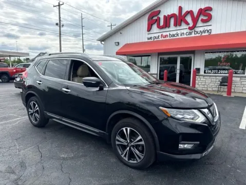 Black 2017 Nissan Rogue SL for sale in Grove City, OH