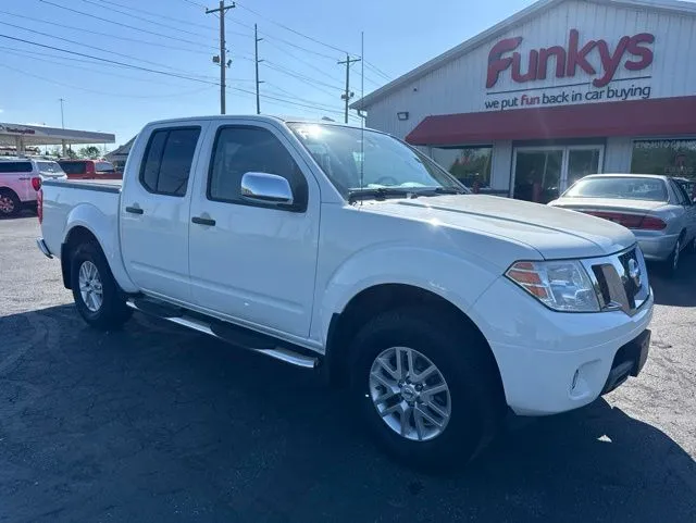2017 Nissan Frontier 4.0 SV Crew Cab 4X4 AT SWB's photo