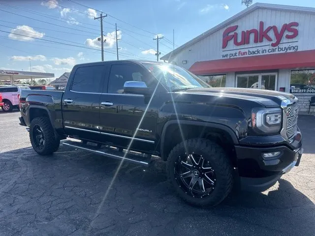 2018 GMC Sierra 4WD Crew Cab Short Box's photo