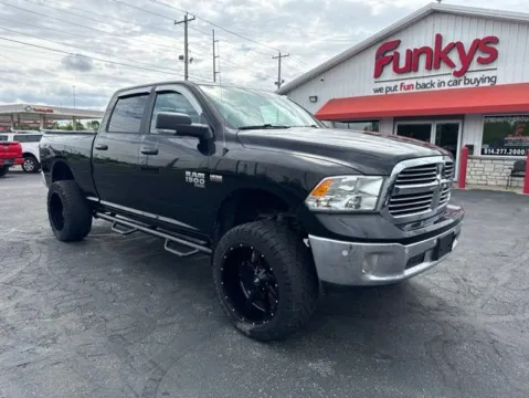 Black 2019 Ram 1500 Classic Big Horn for sale in Grove City, OH