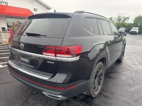Another view of 2022 Volkswagen Atlas 2.0T SE w/Technology for sale in Grove City, OH at Funky's Automotive - A division of ETC Auto Group