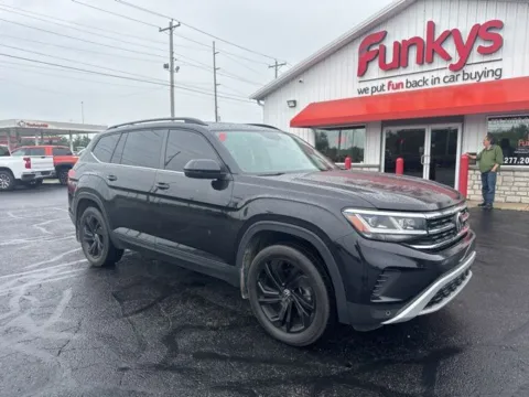 Black 2022 Volkswagen Atlas 2.0T SE w/Technology for sale in Grove City, OH