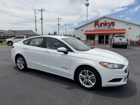 White 2018 Ford Fusion Hybrid SE for sale in Grove City, OH