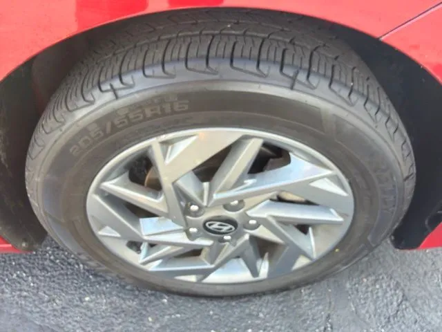 Hyundai Elantra photo 26