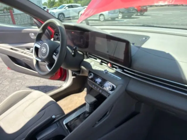 Hyundai Elantra photo 23