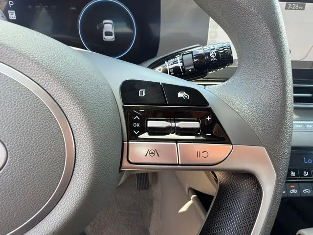 Hyundai Elantra photo 13