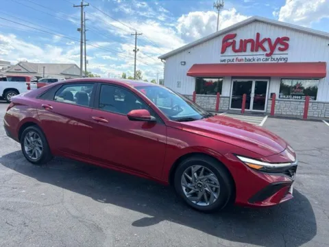 Red 2024 Hyundai Elantra SEL for sale in Grove City, OH