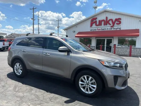 Silver 2019 Kia Sorento LX for sale in Grove City, OH