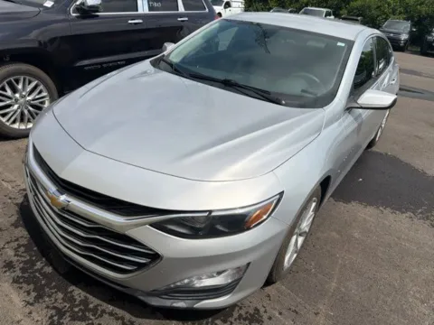 Silver 2019 Chevrolet Malibu LT for sale in Grove City, OH