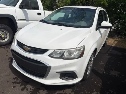 White 2017 Chevrolet Sonic LT for sale in Grove City, OH