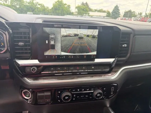 Chevrolet Silverado photo 17