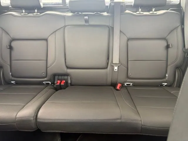 Chevrolet Silverado photo 13