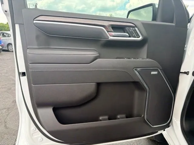 Chevrolet Silverado photo 15