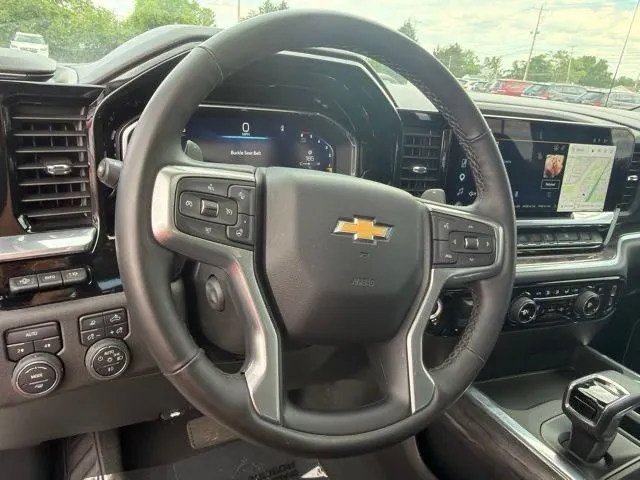 Chevrolet Silverado photo 19