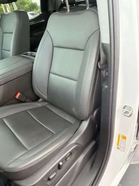 Chevrolet Silverado photo 11