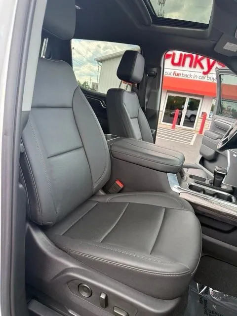 Chevrolet Silverado photo 12