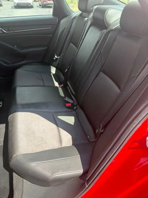 Honda Accord photo 9