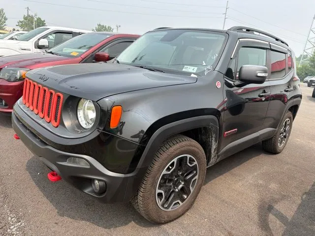 Black 2016 Jeep Renegade Trailhawk for sale in Grove City, OH