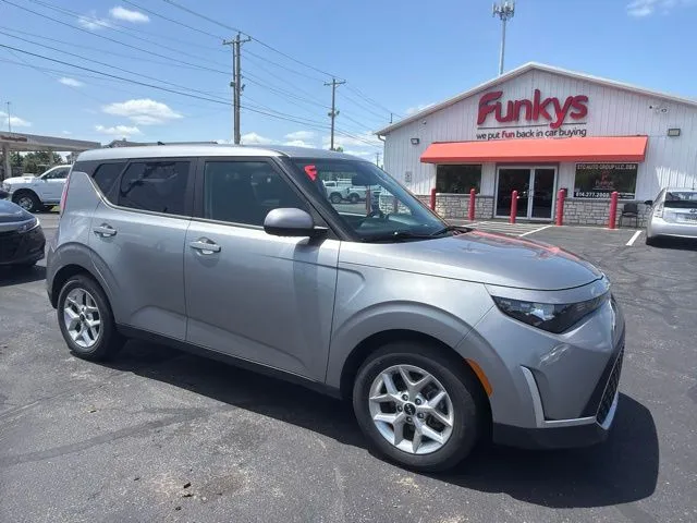Gray 2024 Kia Soul LX for sale in Grove City, OH