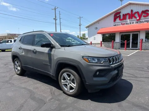 Gray 2024 Jeep Compass Latitude for sale in Grove City, OH