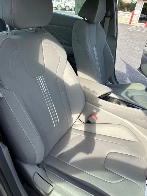 Hyundai Elantra photo 23