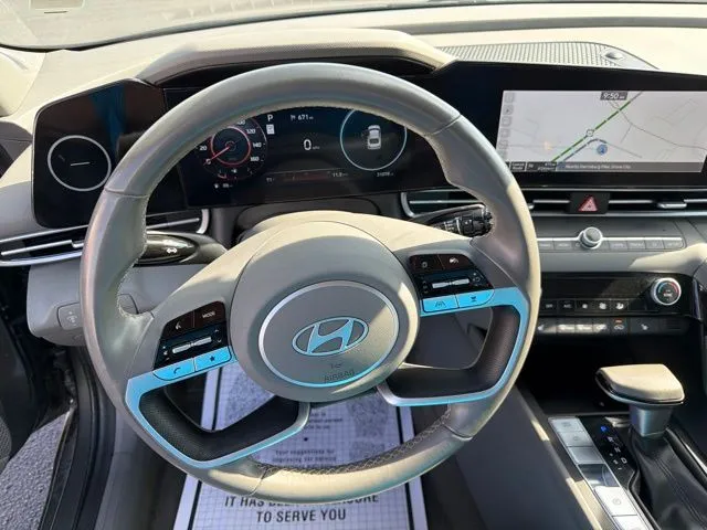 Hyundai Elantra photo 20