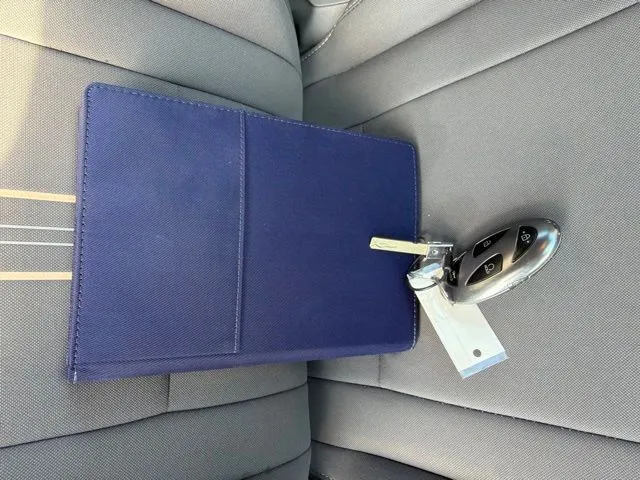 Hyundai Elantra photo 25