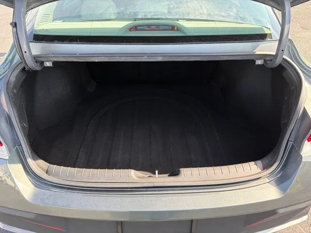 Hyundai Elantra photo 8