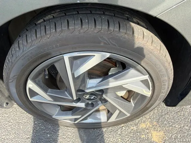 Hyundai Elantra photo 27