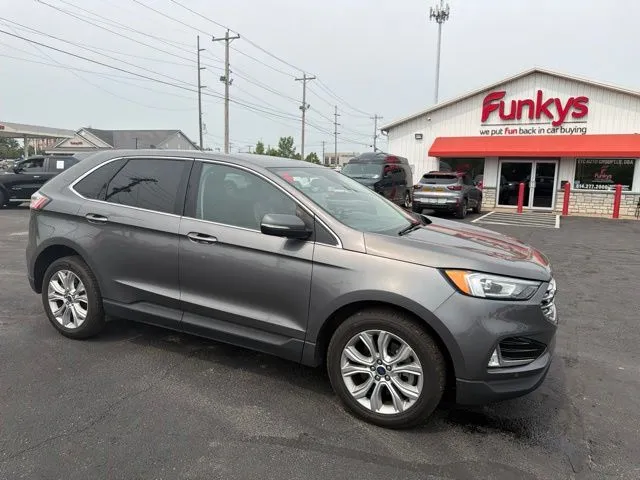 Gray 2022 Ford Edge Titanium for sale in Grove City, OH