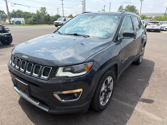 Gray 2018 Jeep Compass Limited for sale in Grove City, OH